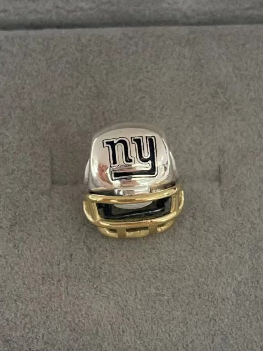 Pandora New York Giants Football Helmet Charm Pendant